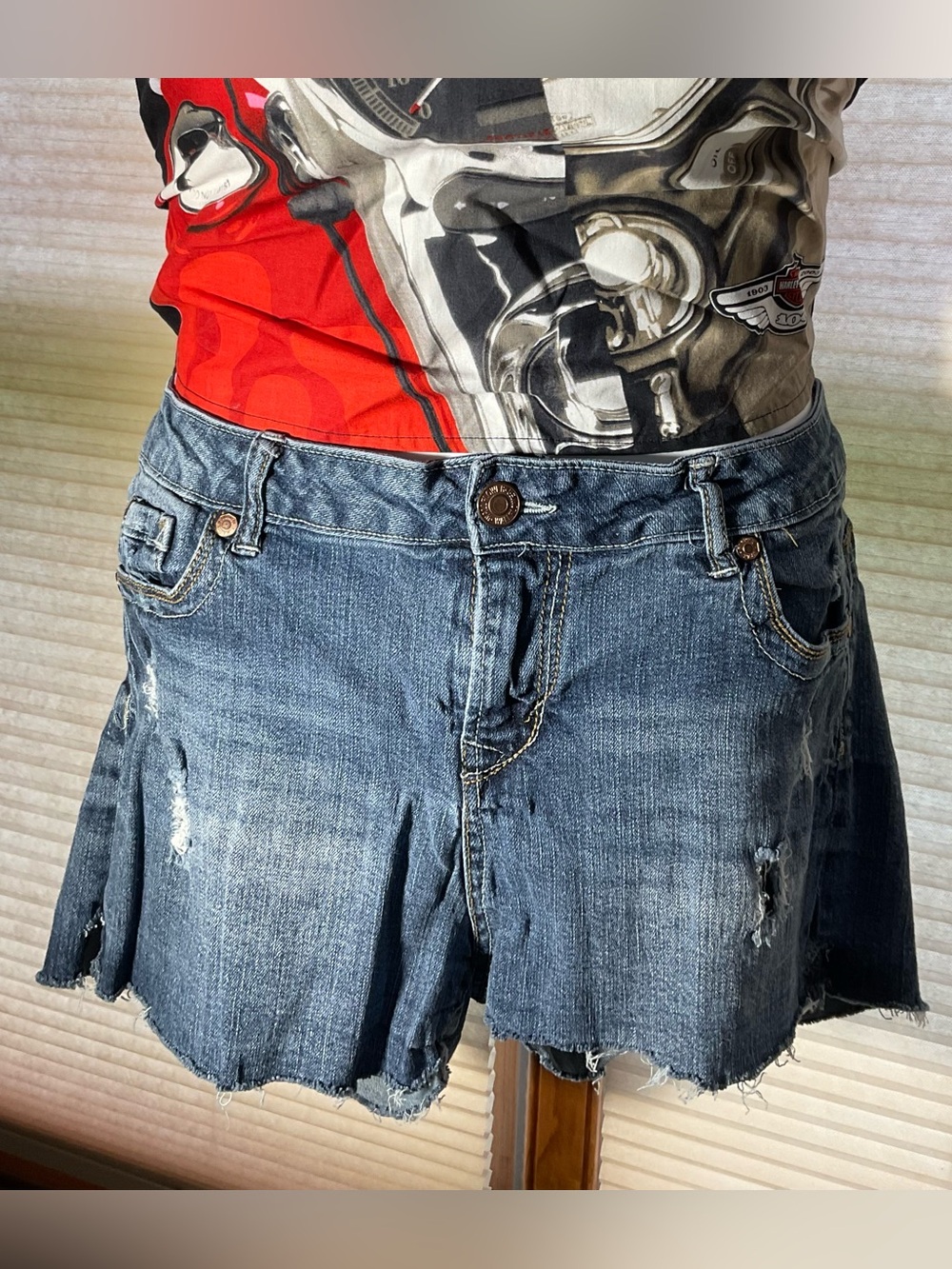 WallFlower Jr Size 17 Denim Cut Offs Distressed GUC
